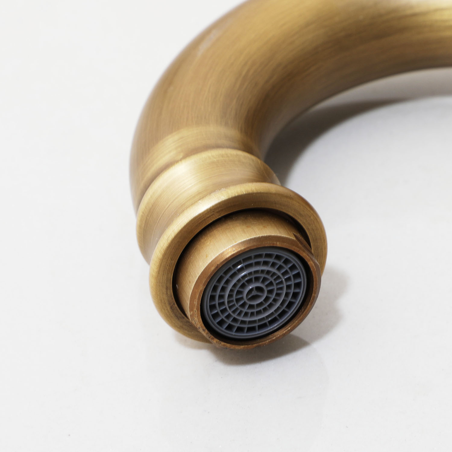 ZAPPO Vrijstaande badkuipvulle - Freestanding Bathtub Filler Faucet Floor recensie en prijs